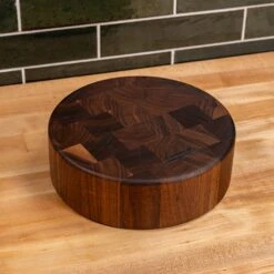 Walnut End Grain Round Butcher Block -Cheap Carving Boards Store Walnut End Grain Round Butcher Block 00002