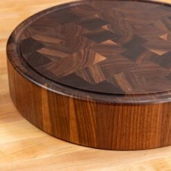 Walnut End Grain Round Butcher Block With Juice Groove 20 Walnut End Grain Round Butcher Block With Juice Groove -Cheap Carving Boards Store Walnut End Grain Round with Juice Groove 00021